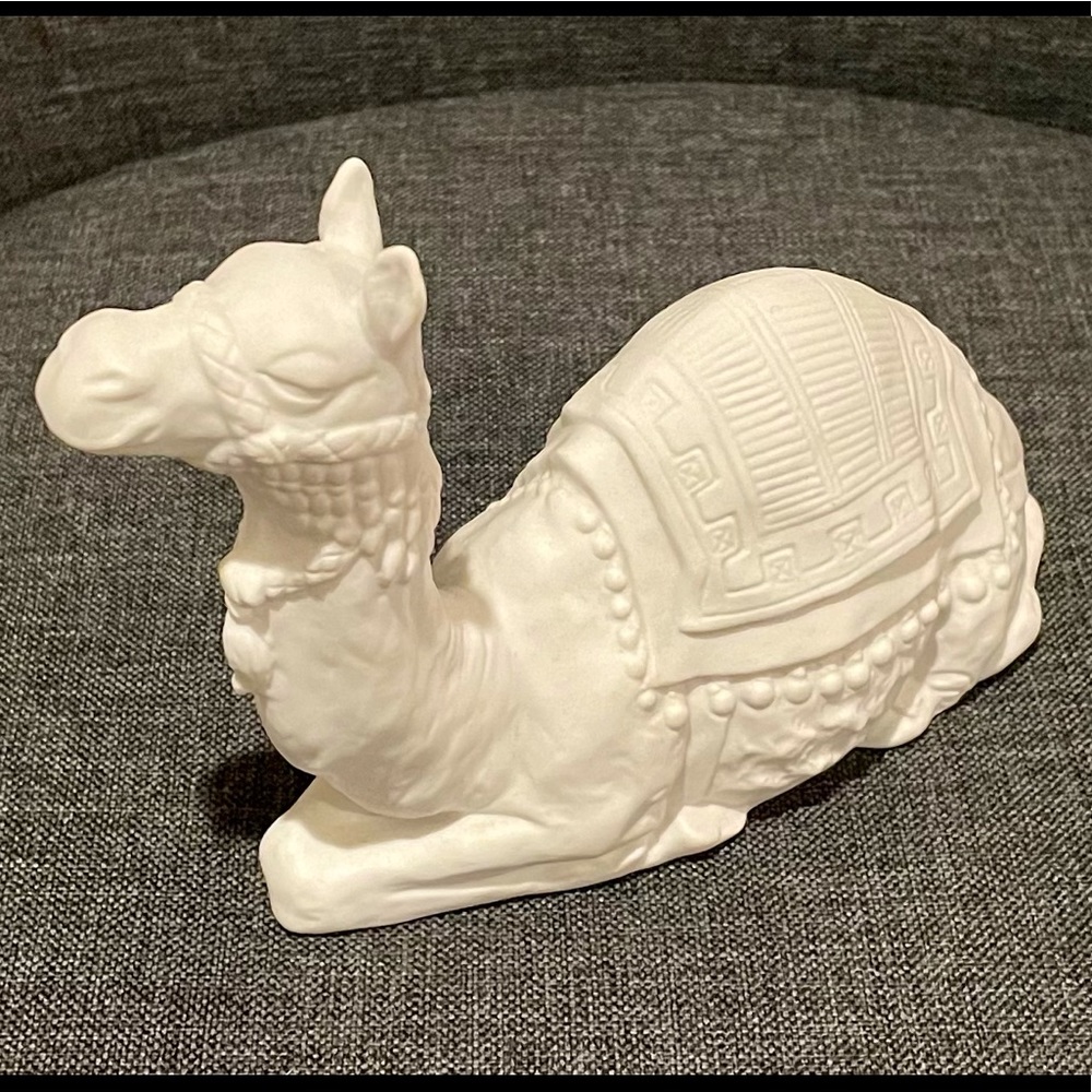 Avon Nativity Collectibles White Porcelain Figurine The Camel